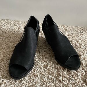 Eileen Fisher Peep Toe Black Heeled Sandals Size 6